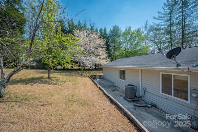 163 Woodland Drive, Columbus, NC 28722
