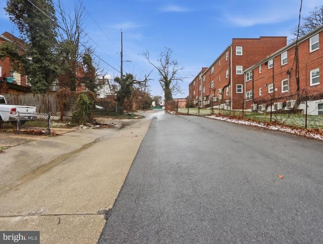 932 E 41ST ST, Baltimore, MD 21218