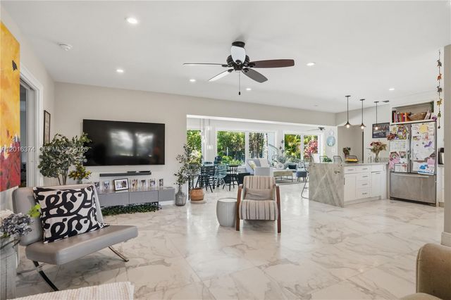7830 SW 53rd Pl, Miami, FL 33143
