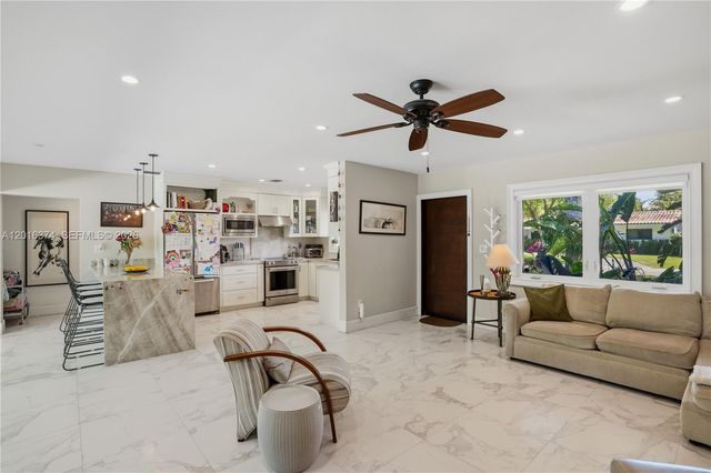 7830 SW 53rd Pl, Miami, FL 33143