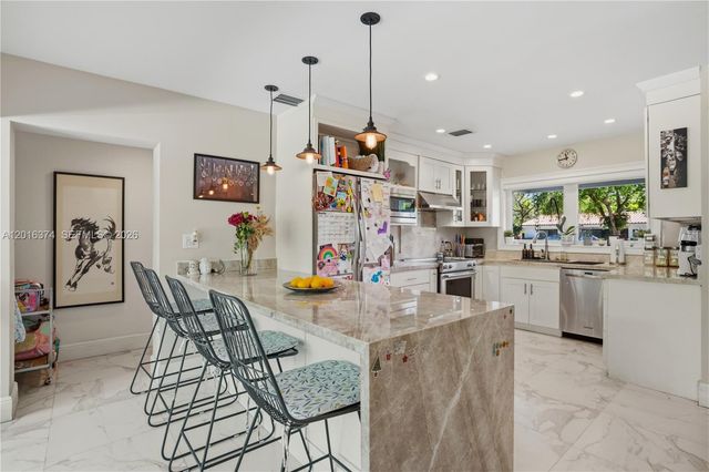 7830 SW 53rd Pl, Miami, FL 33143