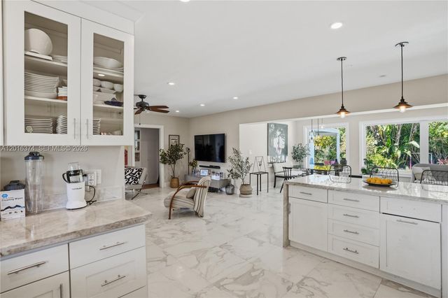 7830 SW 53rd Pl, Miami, FL 33143