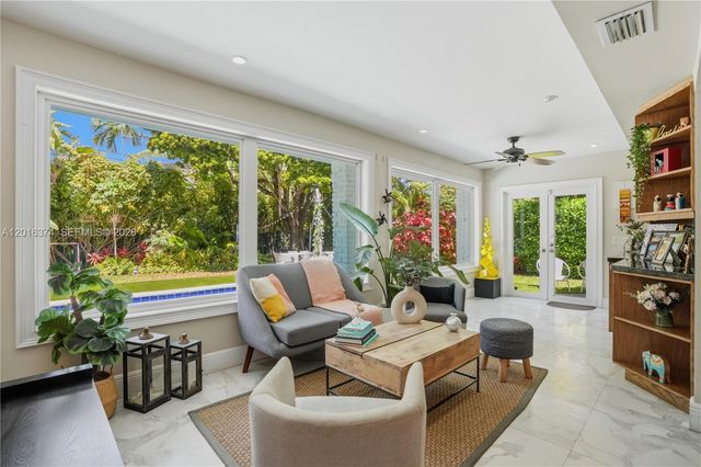7830 SW 53rd Pl, Miami, FL 33143