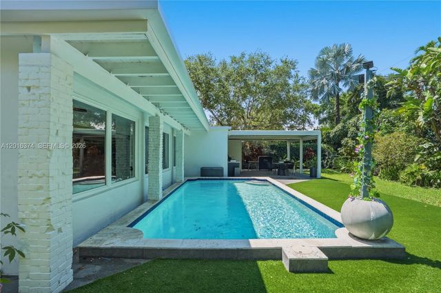 7830 SW 53rd Pl, Miami, FL 33143