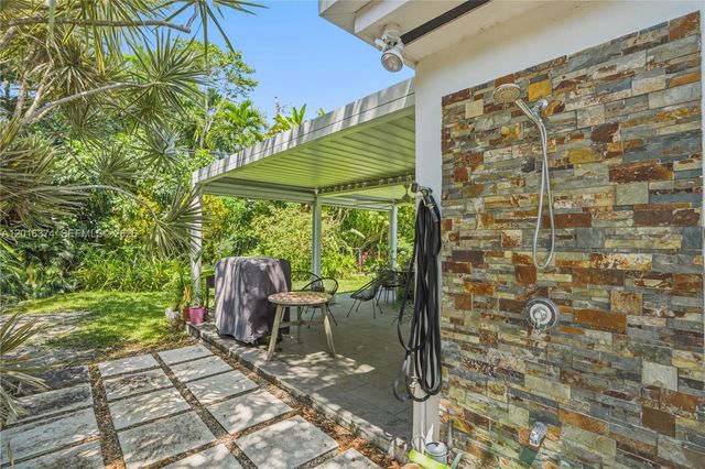 7830 SW 53rd Pl, Miami, FL 33143