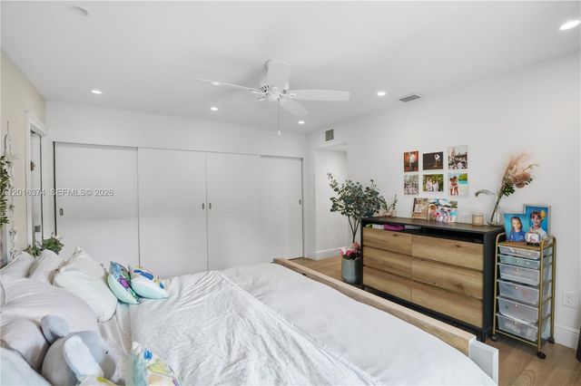 7830 SW 53rd Pl, Miami, FL 33143