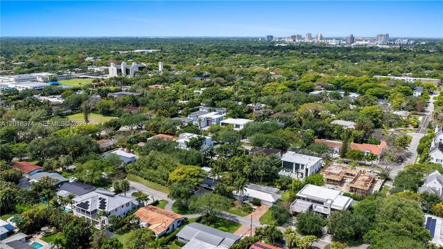 7830 SW 53rd Pl, Miami, FL 33143