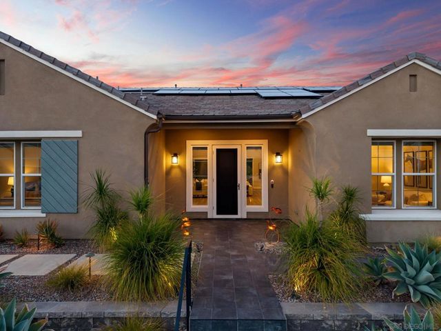 2935 Side Saddle Ln, Escondido, CA 92029