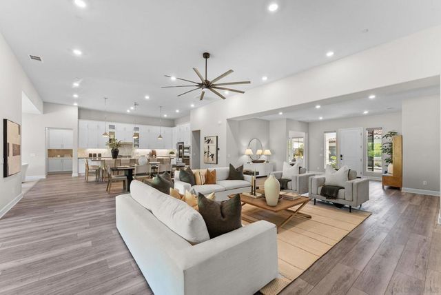 2935 Side Saddle Ln, Escondido, CA 92029