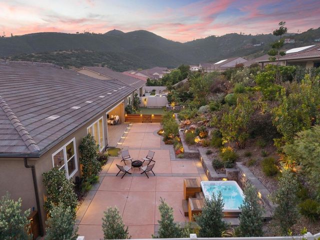 2935 Side Saddle Ln, Escondido, CA 92029