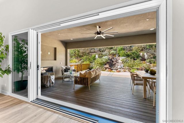 2935 Side Saddle Ln, Escondido, CA 92029