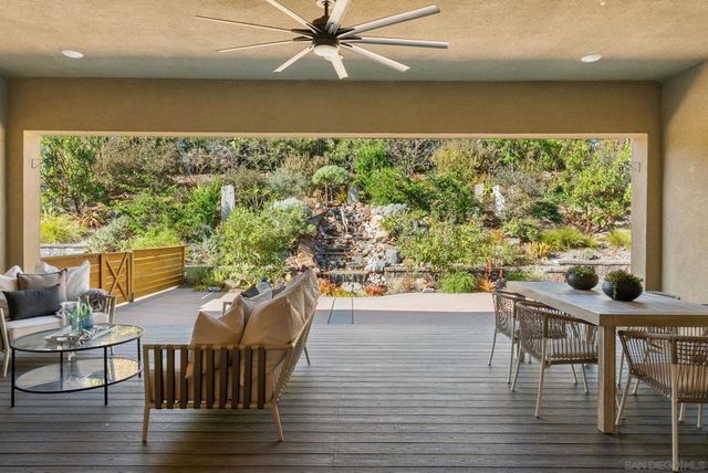 2935 Side Saddle Ln, Escondido, CA 92029