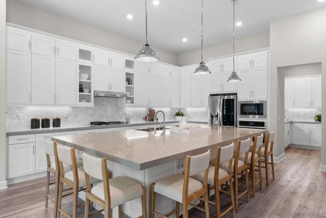 2935 Side Saddle Ln, Escondido, CA 92029