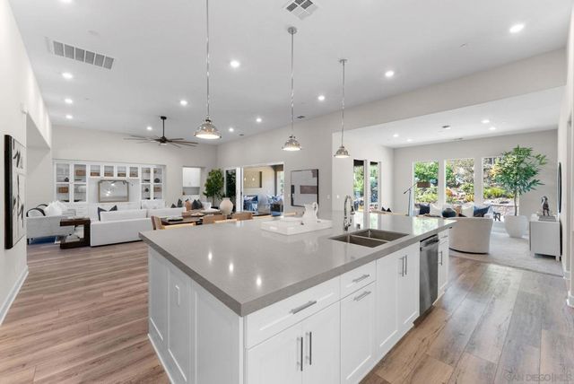 2935 Side Saddle Ln, Escondido, CA 92029