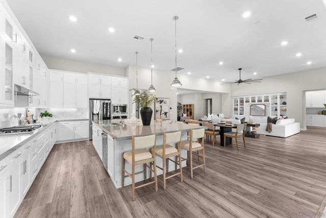 2935 Side Saddle Ln, Escondido, CA 92029