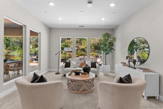 2935 Side Saddle Ln, Escondido, CA 92029