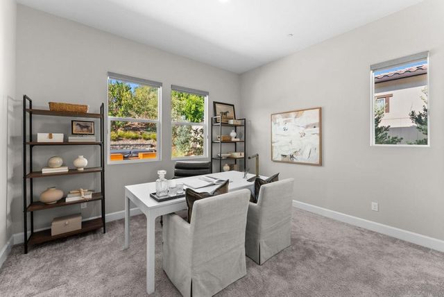 2935 Side Saddle Ln, Escondido, CA 92029