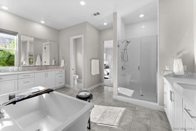 2935 Side Saddle Ln, Escondido, CA 92029