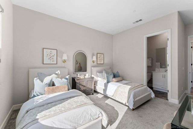 2935 Side Saddle Ln, Escondido, CA 92029