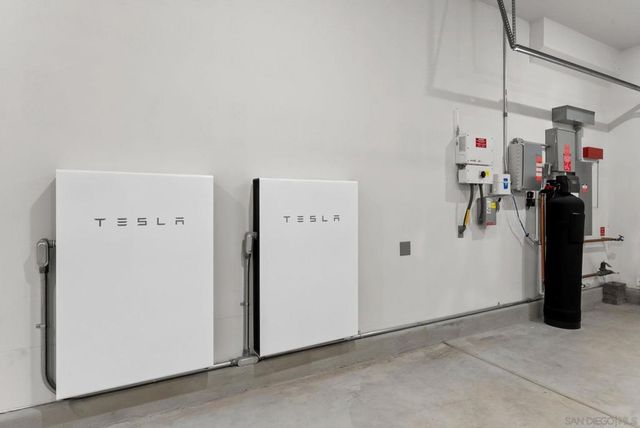 2935 Side Saddle Ln, Escondido, CA 92029