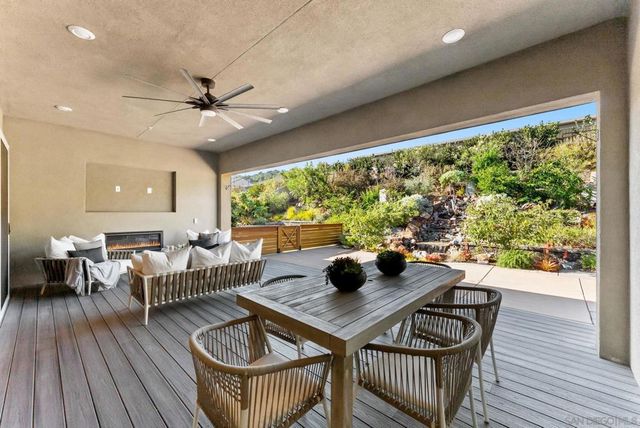 2935 Side Saddle Ln, Escondido, CA 92029