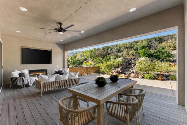 2935 Side Saddle Ln, Escondido, CA 92029