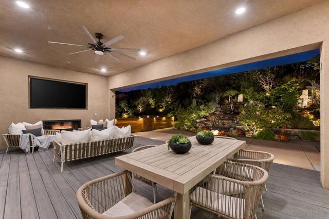 2935 Side Saddle Ln, Escondido, CA 92029