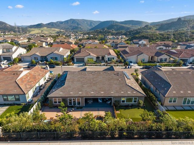 2935 Side Saddle Ln, Escondido, CA 92029