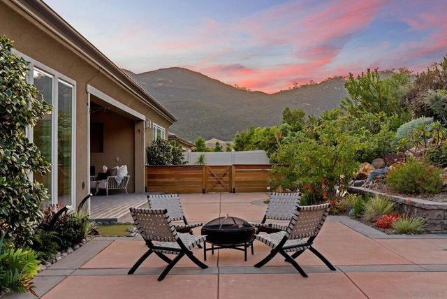 2935 Side Saddle Ln, Escondido, CA 92029