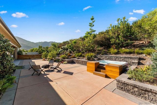 2935 Side Saddle Ln, Escondido, CA 92029