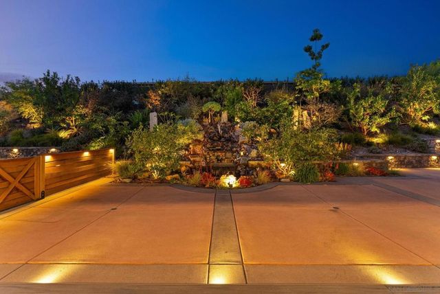 2935 Side Saddle Ln, Escondido, CA 92029