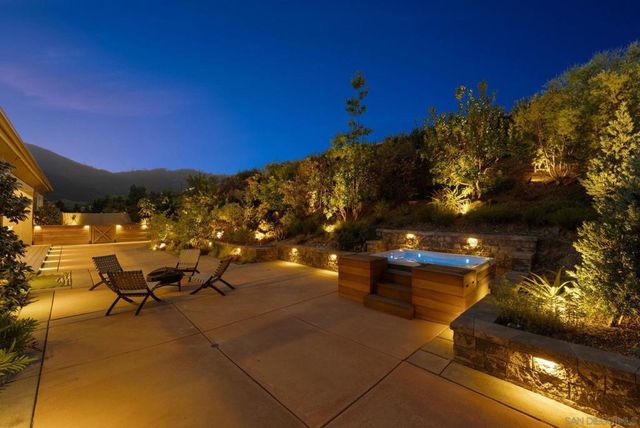 2935 Side Saddle Ln, Escondido, CA 92029