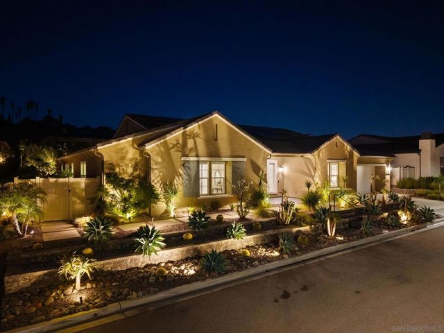 2935 Side Saddle Ln, Escondido, CA 92029