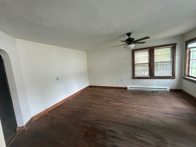 2045 N Weller Avenue, Springfield, MO 65803