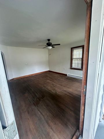 2045 N Weller Avenue, Springfield, MO 65803