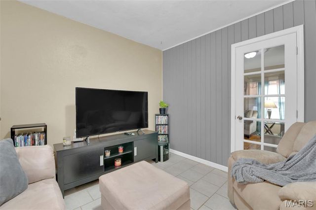 22 Green Acres Road, Bellefontaine Nghbrs, MO 63137