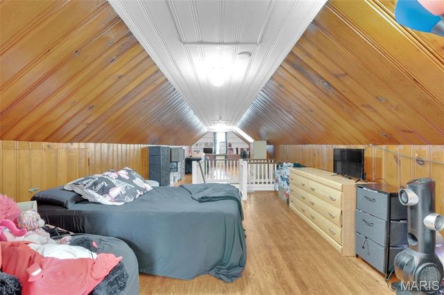 22 Green Acres Road, Bellefontaine Nghbrs, MO 63137