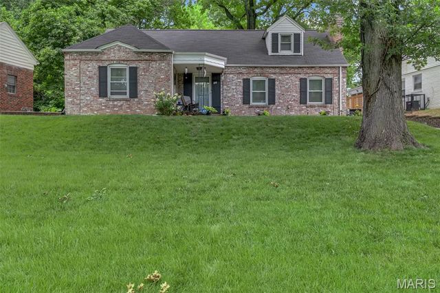 22 Green Acres Road, Bellefontaine Nghbrs, MO 63137