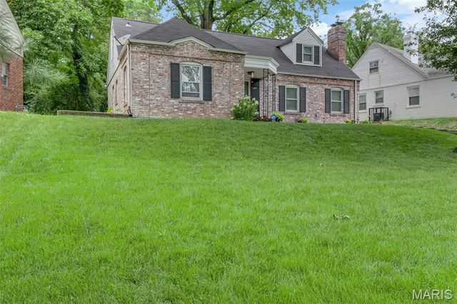 22 Green Acres Road, Bellefontaine Nghbrs, MO 63137