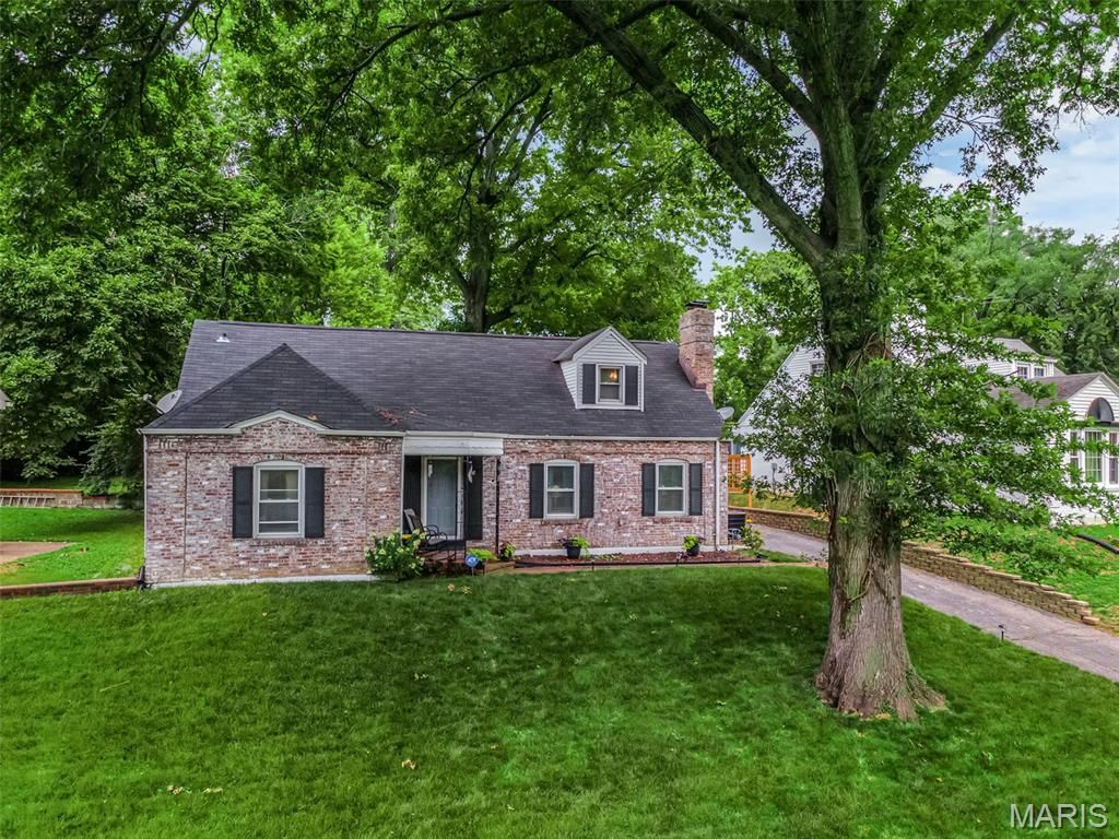 22 Green Acres Road, Bellefontaine Nghbrs, MO 63137