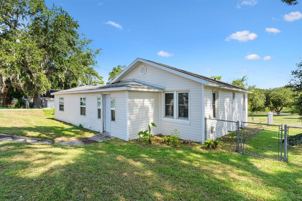 2000 SOUTH STREET, Leesburg, FL 34748