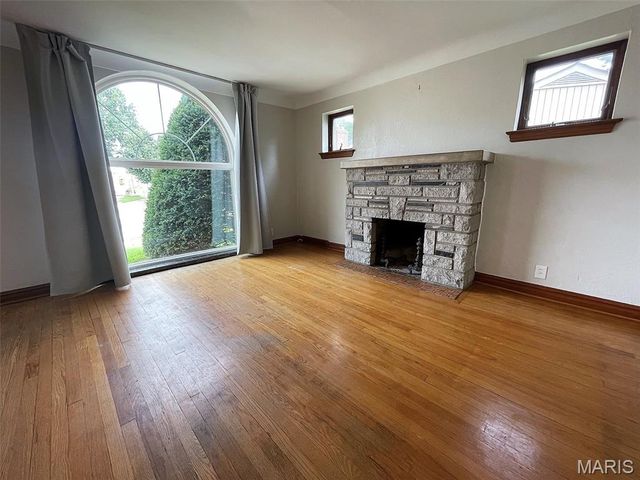 602 BOENECKE Court, Bella Villa, MO 63125
