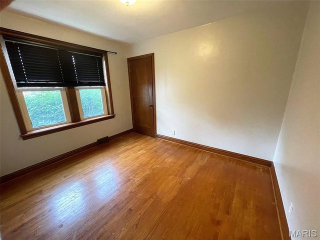 602 BOENECKE Court, Bella Villa, MO 63125