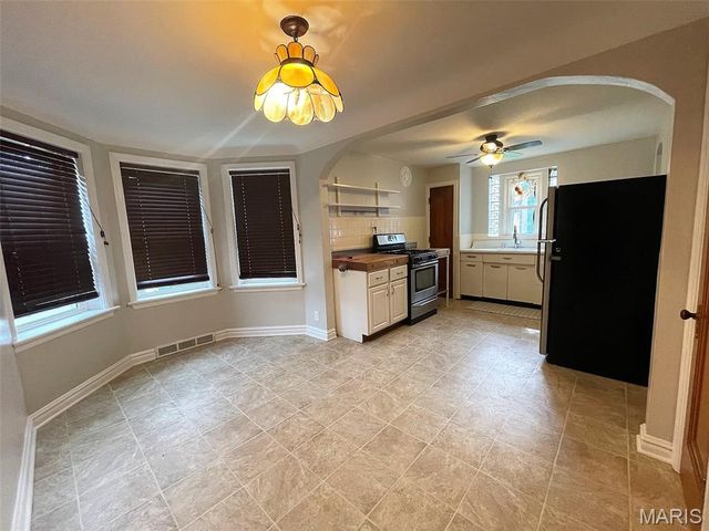 602 BOENECKE Court, Bella Villa, MO 63125