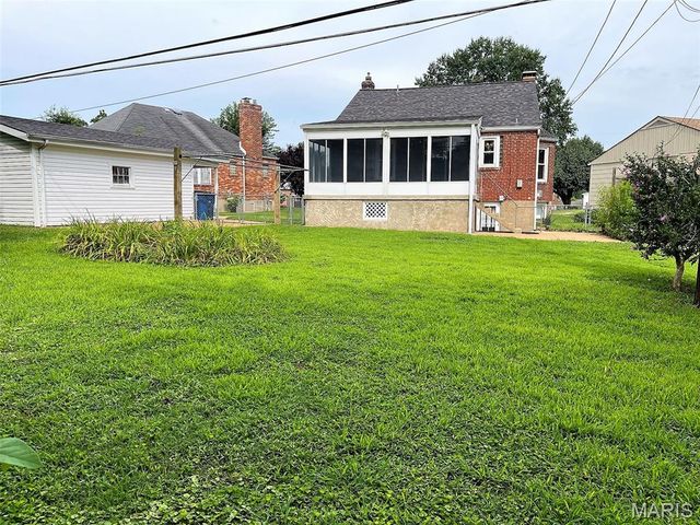 602 BOENECKE Court, Bella Villa, MO 63125