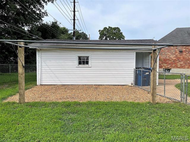 602 BOENECKE Court, Bella Villa, MO 63125