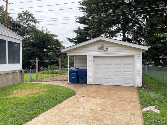 602 BOENECKE Court, Bella Villa, MO 63125