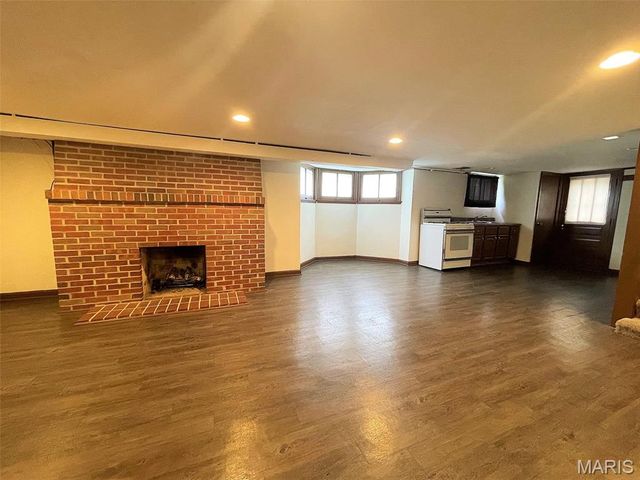 602 BOENECKE Court, Bella Villa, MO 63125