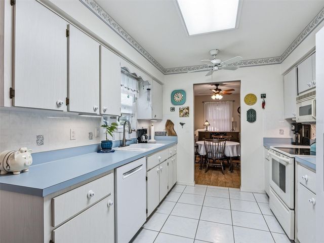 2107 GREENLAW COURT, Leesburg, FL 34788