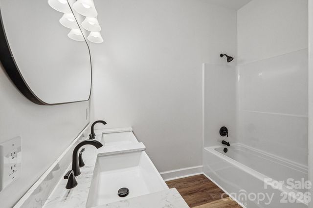 616 14th Street SW, Hickory, NC 28602